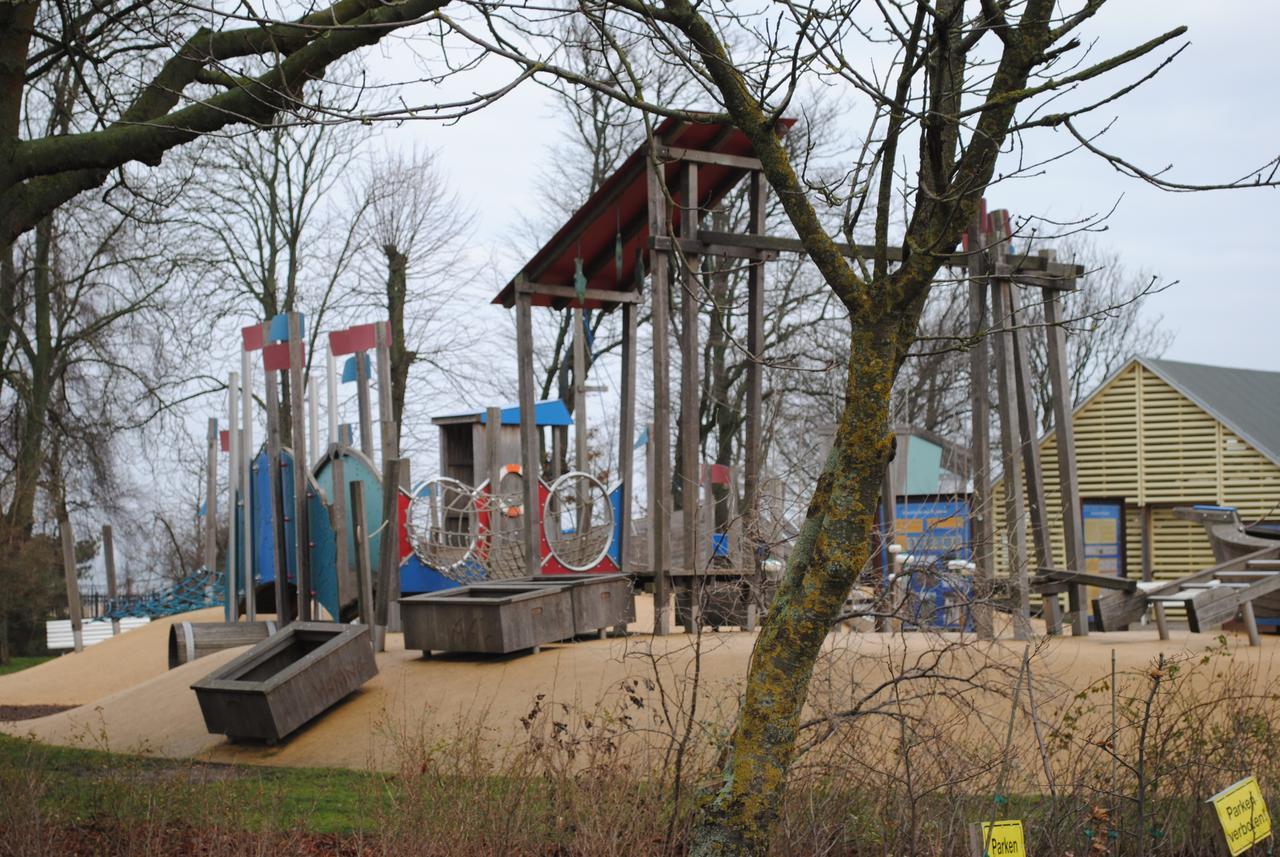 Fewo Strandstrasse - Fuehrt Auf Die Schoene Ostsee-Seebruecke Kuehlungsborn Ngoại thất bức ảnh